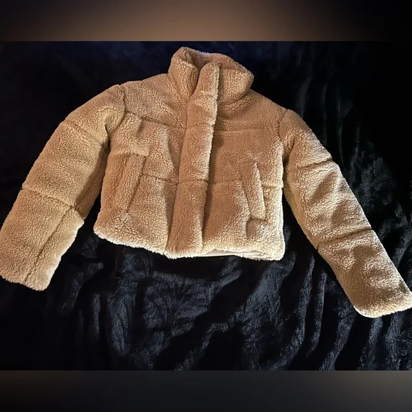 Alo Yoga Sherpa Snow Angel Puffer - Picture 1 of 6